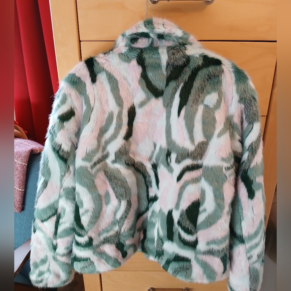DVF x Apparis Tracy Green & Pink Patterned Faux Fur Jacket Sz L - Picture 4 of 8